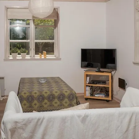 Beautiful In With 3 Bedrooms And Wifi *
