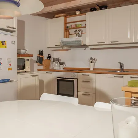 בית נופש Beautiful In With 3 Bedrooms And Wifi *