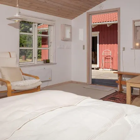 Beautiful In With 3 Bedrooms And Wifi בית נופש